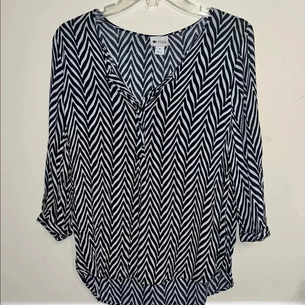 Stylus bulk and white stripe sz med top